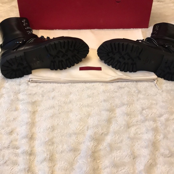 AUTHENTIC BNIB Valentino Rockstud Combat Boots 38 - Picture 5 of 7